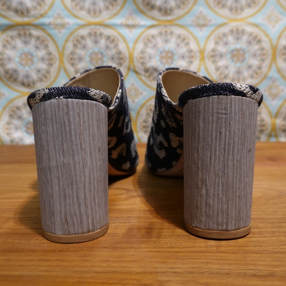 POUR LA VICTOIRE Indigo Hued Leopard Patterned Mules with Cylindrical Heel, 7½ - Picture 4 of 8